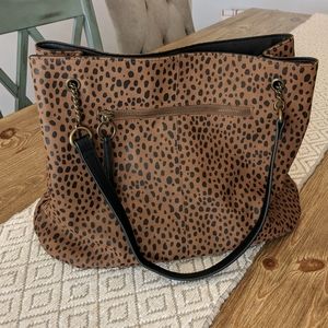 Universal Thread purse